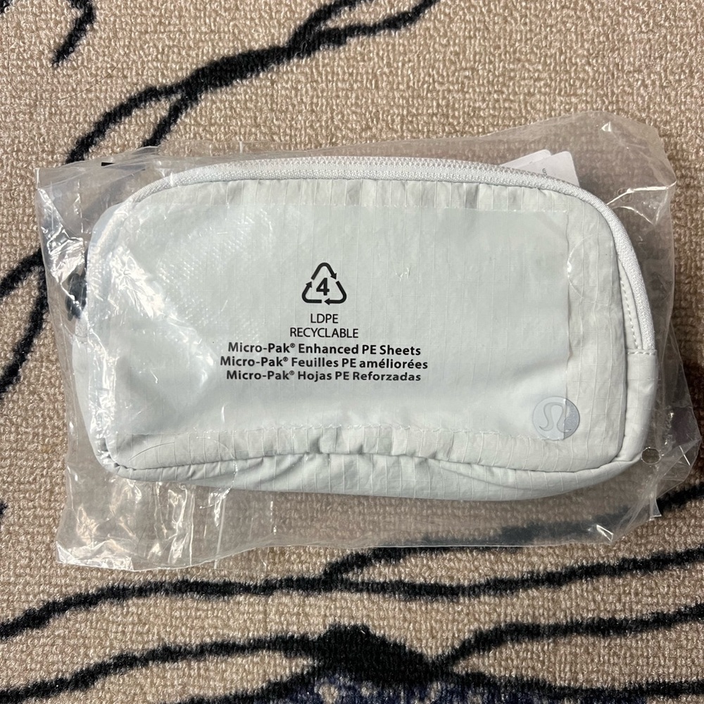 Lululemon Everywhere Belt Bag Mini *Ripstop